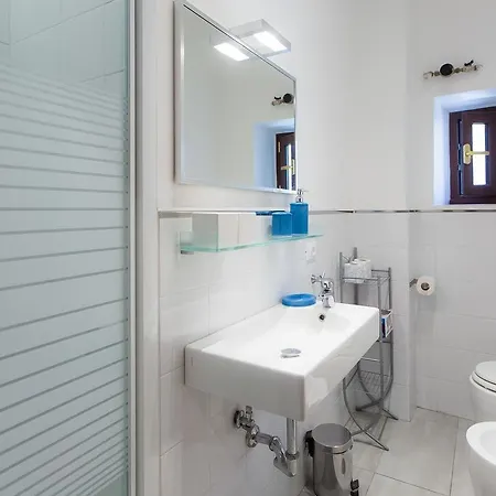 Apartment In Pelliccia